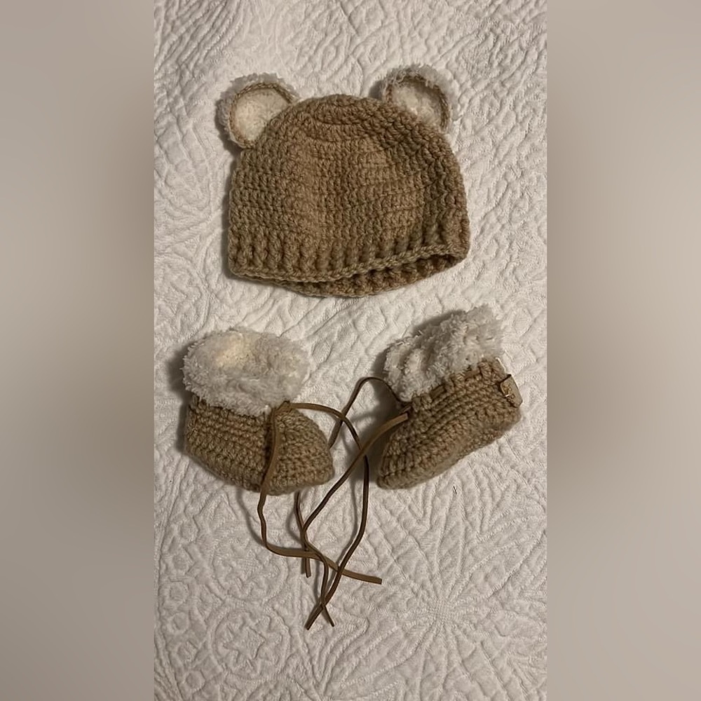 Etsy Newborn Handmade Bear hat and Booties